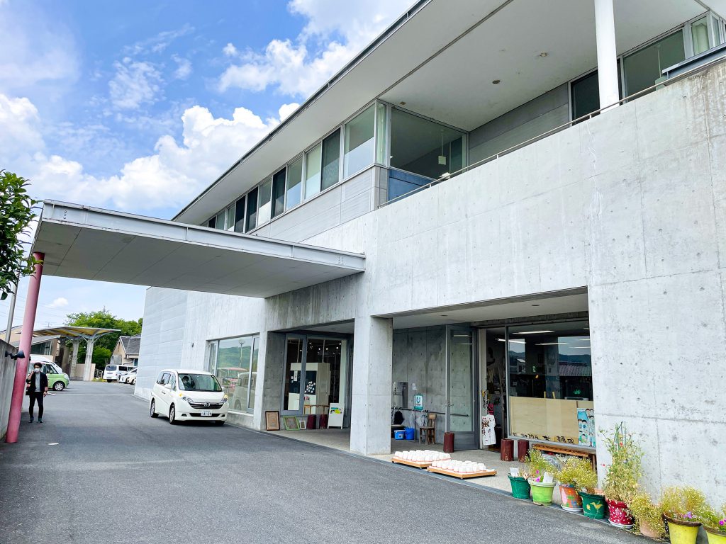 新人研修 ～施設訪問～ <br>たんぽぽの家アートセンターHANA＆GoodJob! Center KASHIBA